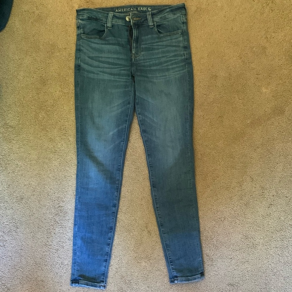 6 Regular sized American Eagle jeans